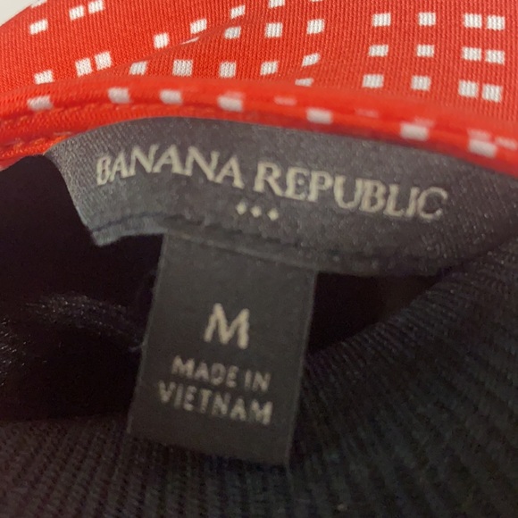 BANANA REPUBLIC SLEEVELESS COWNECK TOP NWOT - Picture 6 of 7